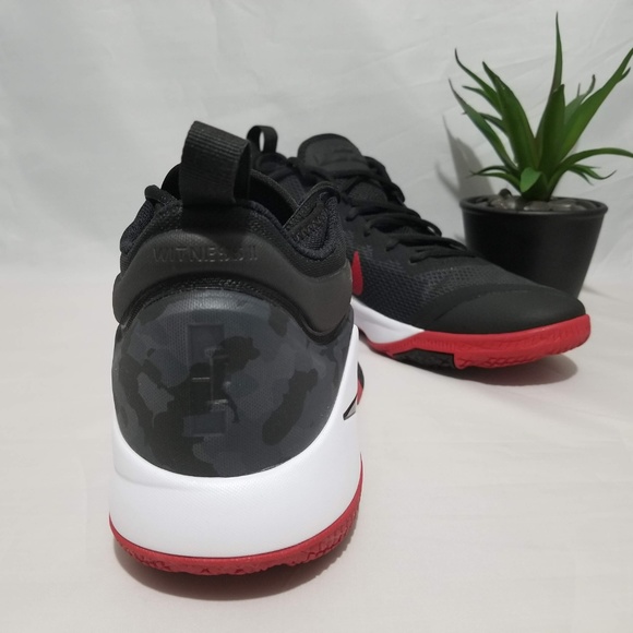 Lebron Witness II NEW - Picture 3 of 4